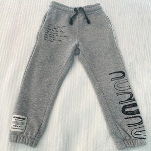 Boys size 2-3 Nununu sweatpants grey